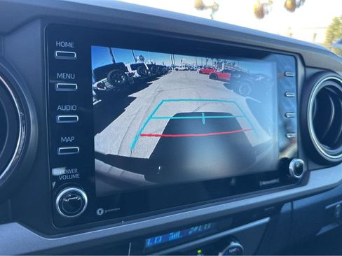 Used 2022 Toyota Tacoma TRD Off-Road image 6