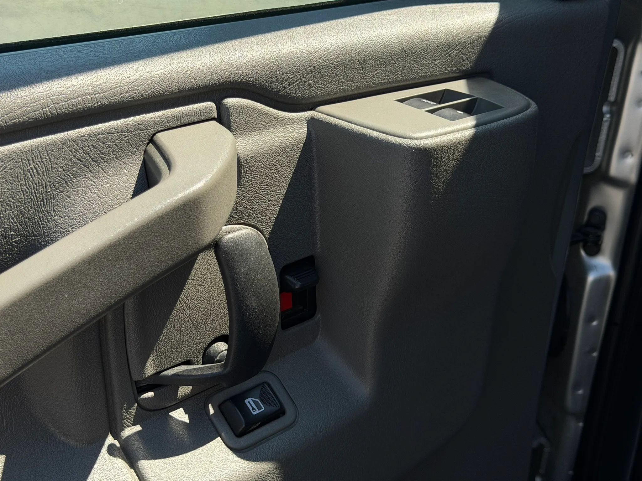 Used 2019 Chevrolet Express 3500 LS RWD image 13