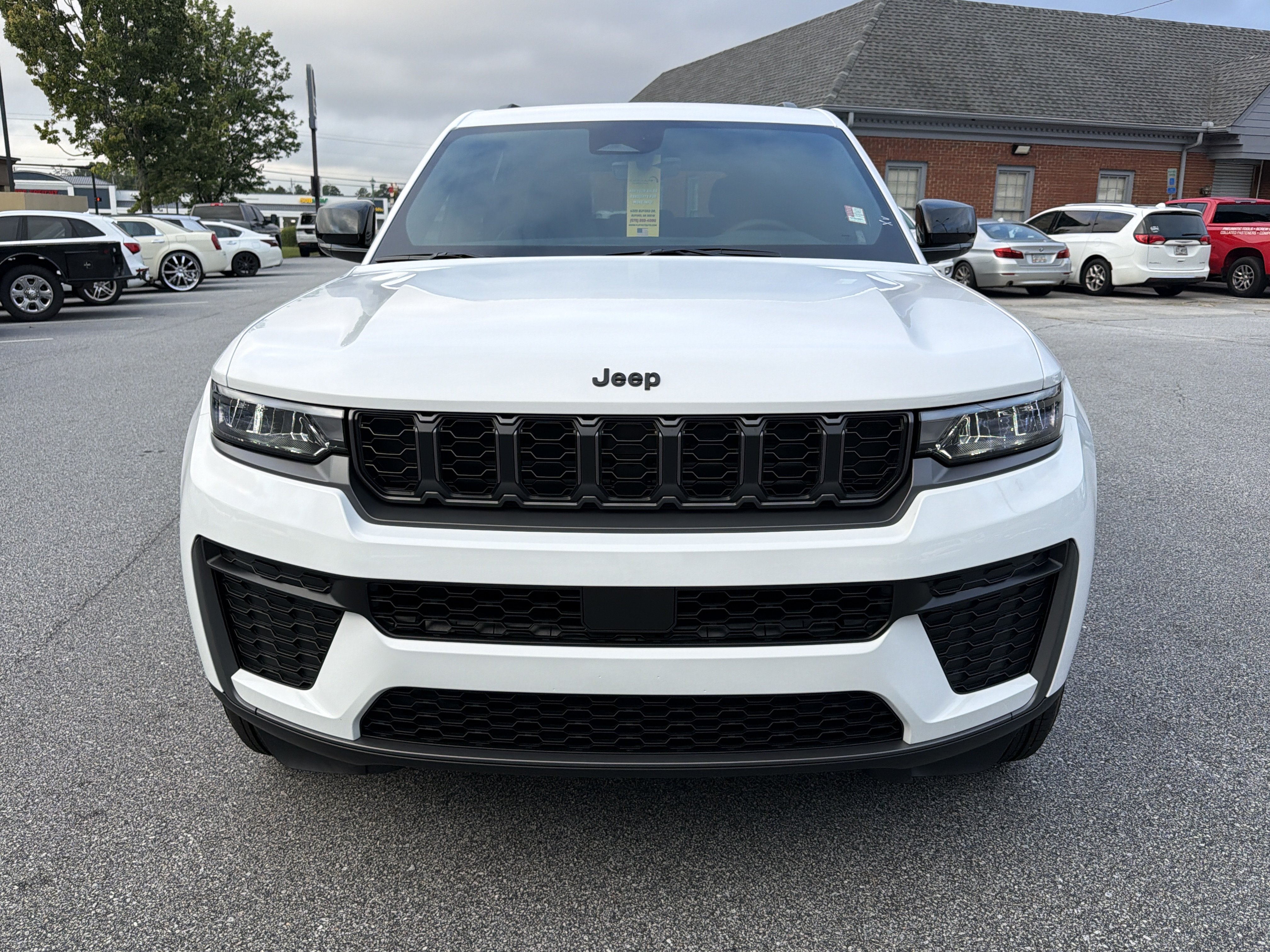 New 2027 Jeep Grand Cherokee Altitude AWD/4WD image 3
