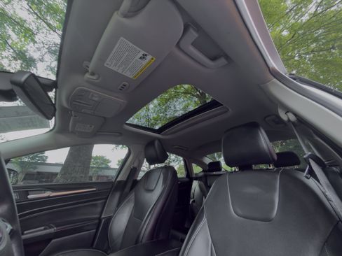 Used 2020 Ford Fusion Titanium FWD image 11
