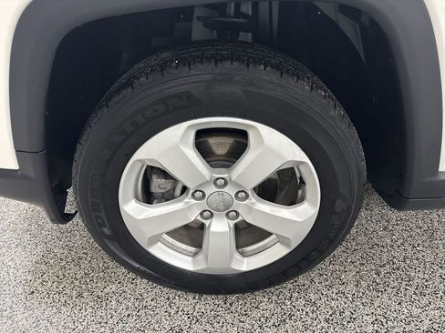 Used 2018 Jeep Compass Latitude w/ Cold Weather Group image 15