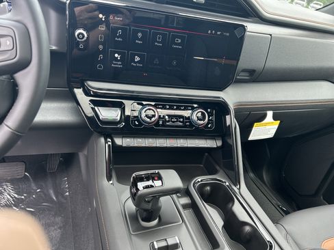 New 2026 GMC Sierra 1500 AT4 w/ AT4 Premium Package AWD/4WD image 23
