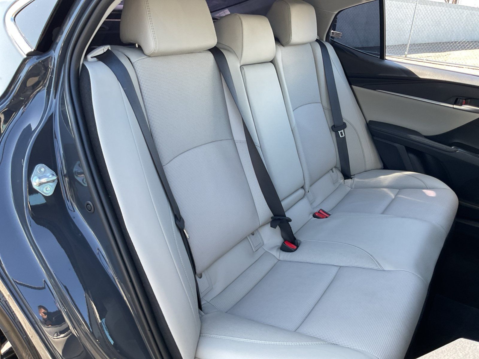 Used 2025 Toyota Camry XLE FWD image 21