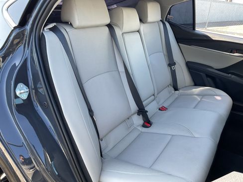 Used 2025 Toyota Camry XLE FWD image 21