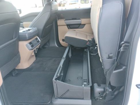 Used 2022 Ford F150 Lariat w/ Trailer Tow Package image 16