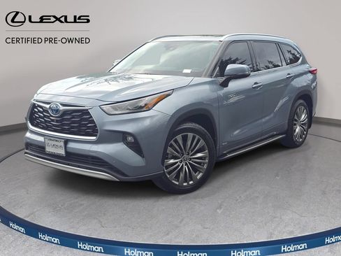 Used 2021 Toyota Highlander Platinum AWD/4WD image 1