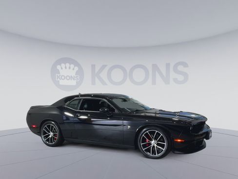 Used 2018 Dodge Challenger R/T Scat Pack RWD image 2