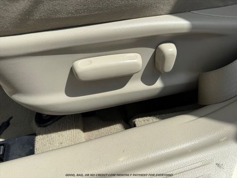 Used 2011 Toyota Camry LE FWD image 26