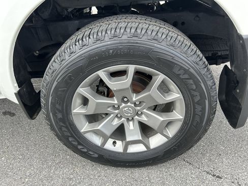 Used 2020 Nissan Frontier SV AWD/4WD image 10