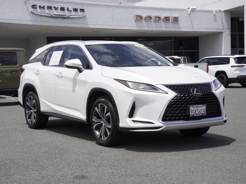 Used 2020 Lexus RX 350L FWD w/ Premium Package image 2