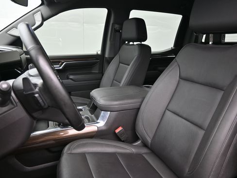 Used 2024 Chevrolet Silverado 1500 LT Trail Boss w/ Convenience Package II image 12