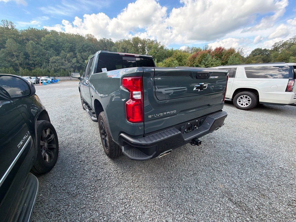 Used 2025 Chevrolet Silverado 1500 LT Trail Boss w/ Convenience Package II AWD/4WD image 5