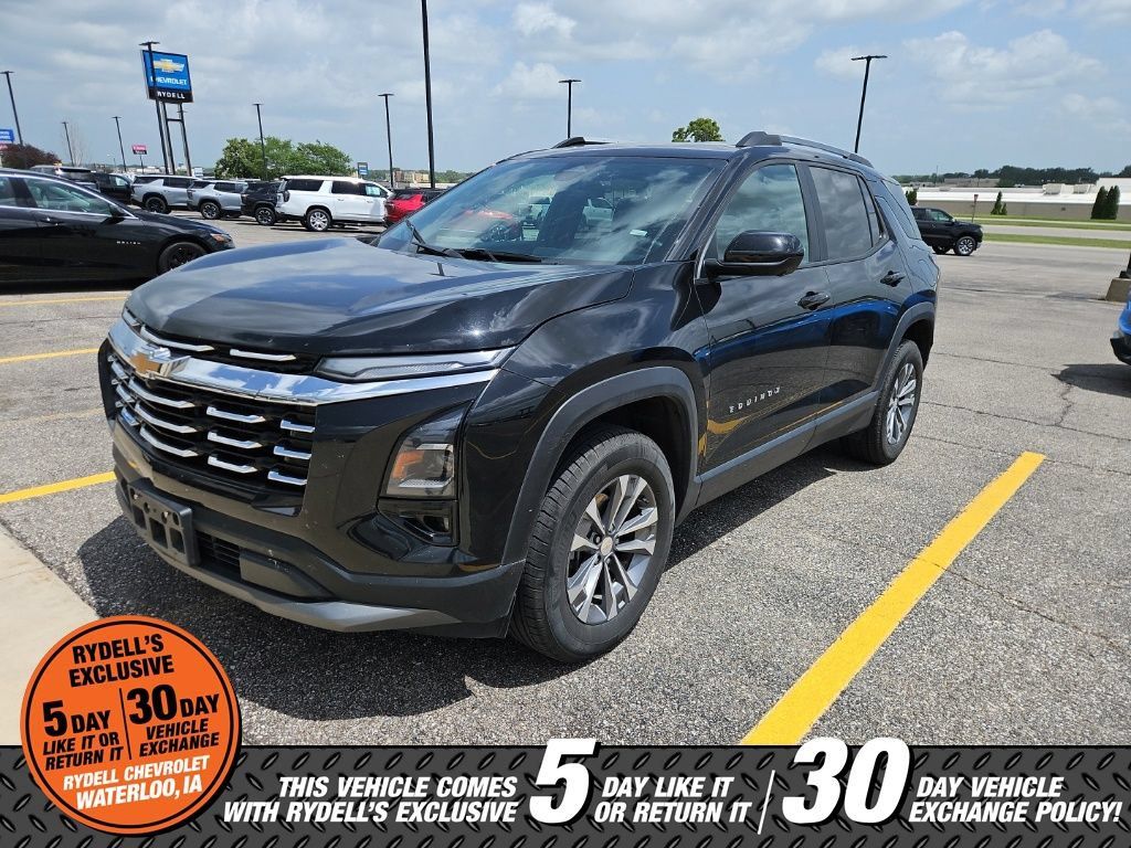 Used 2025 Chevrolet Equinox LT w/ Convenience Package II AWD/4WD image 2