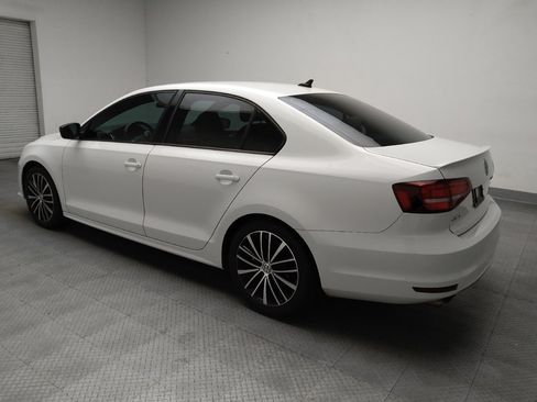 Used 2016 Volkswagen Jetta Sport FWD image 3