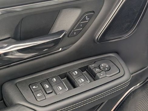 Used 2025 RAM 1500 Limited AWD/4WD image 11