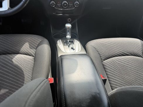 Used 2018 Dodge Journey SE w/ Connectivity Group image 14