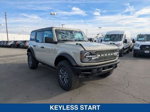 New 2025 Ford Bronco Badlands image 7