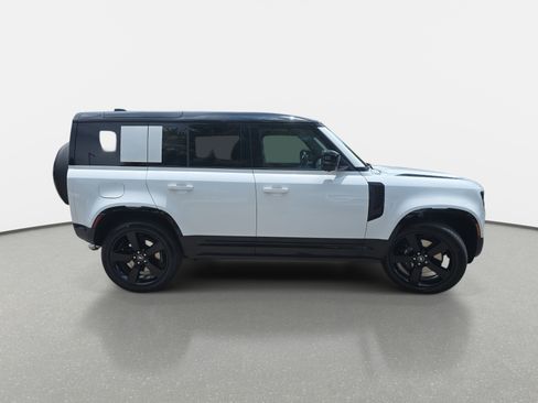 New 2025 Land Rover Defender 110 V8 image 4