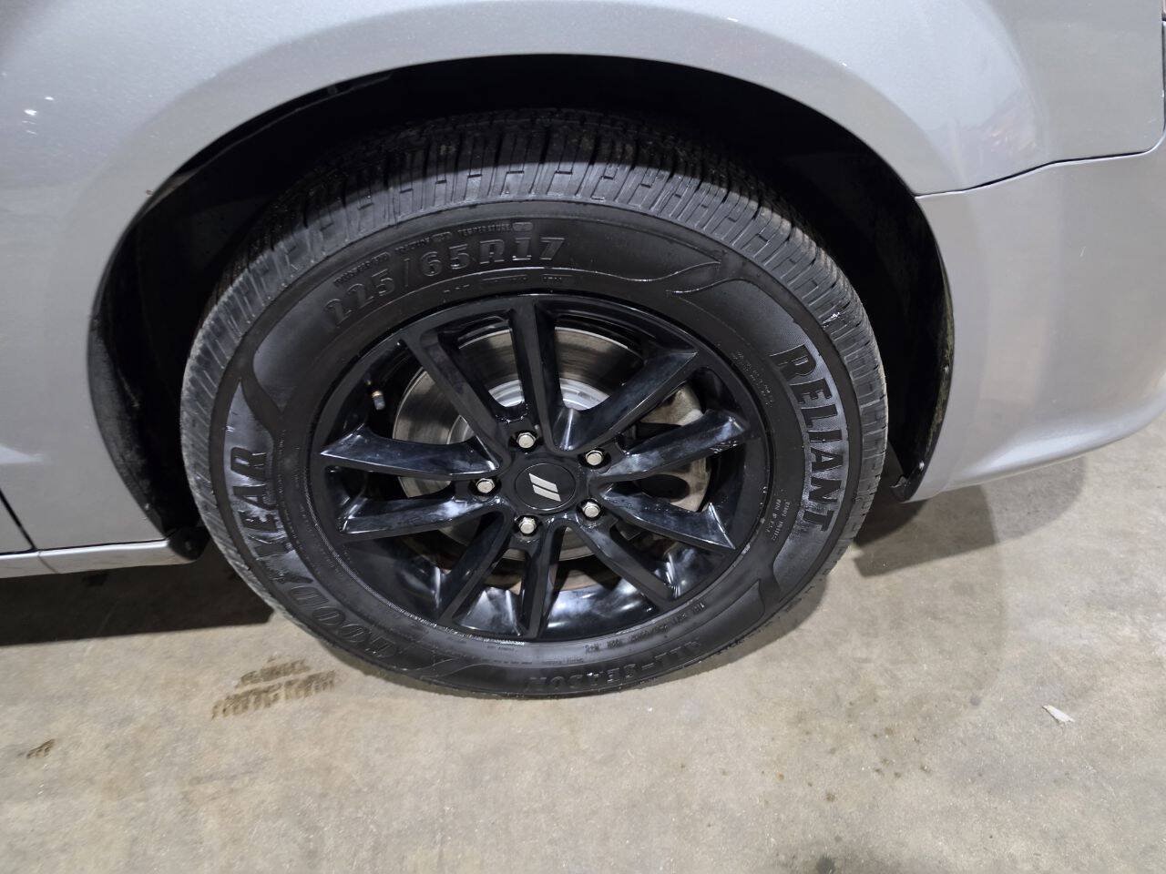 Used 2019 Dodge Grand Caravan GT FWD image 19
