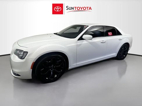 Used 2019 Chrysler 300 S RWD image 9