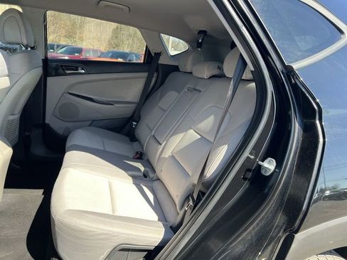 Used 2018 Hyundai Tucson SE image 17
