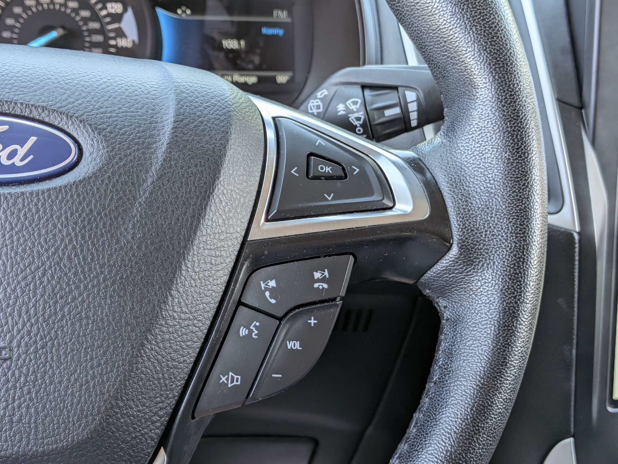 Used 2024 Ford Edge SEL AWD/4WD image 24