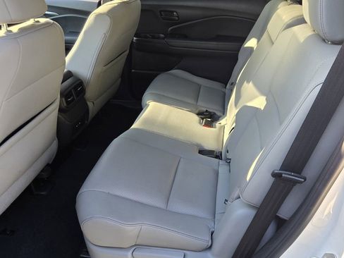 Used 2024 Honda Passport EX-L image 10