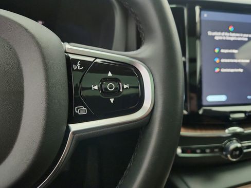 Used 2024 Volvo XC60 B5 Plus image 35