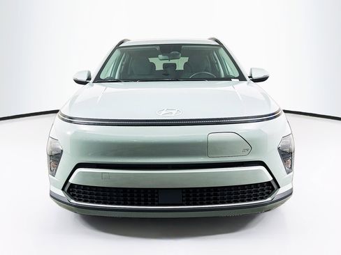 Used 2024 Hyundai Kona SEL FWD image 2