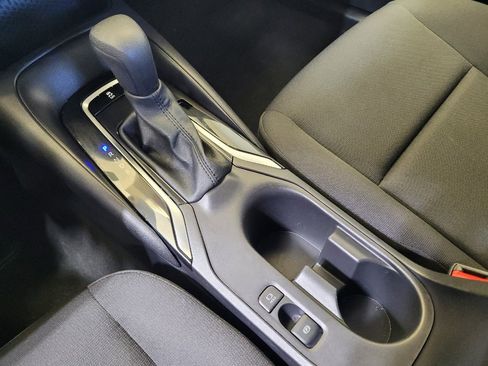Used 2025 Toyota Corolla LE FWD image 26
