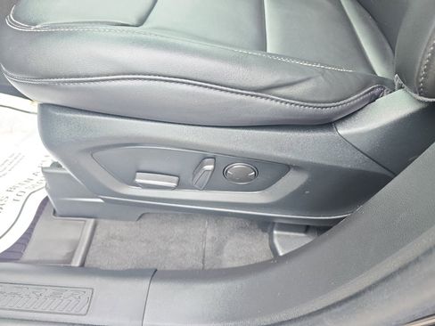 Used 2023 Ford Explorer XLT w/ Equipment Group 202A image 20