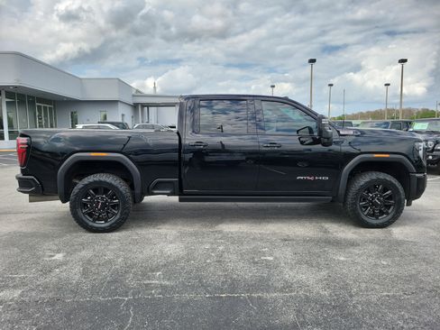 Used 2024 GMC Sierra 2500 AT4 w/ AT4 Premium Plus Package AWD/4WD image 8
