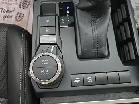 Used 2025 Toyota Tacoma Limited image 34
