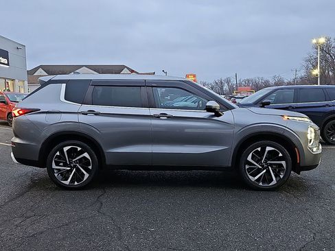 Used 2022 Mitsubishi Outlander SE image 7