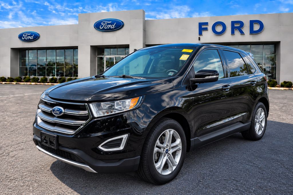 Used 2018 Ford Edge Titanium w/ Technology Package FWD image 1