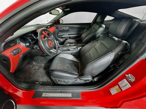 Used 2017 Ford Mustang Premium image 13