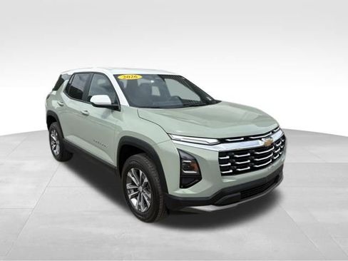 Used 2026 Chevrolet Equinox LT FWD image 8