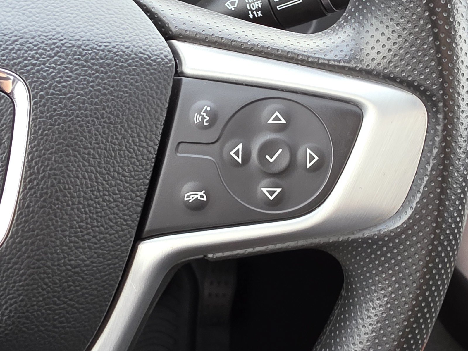 Used 2023 GMC Acadia SLE w/ Driver Convenience Package FWD image 22
