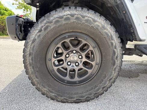 Used 2023 Jeep Wrangler Unlimited Rubicon w/ Xtreme 35 Tire Package AWD/4WD image 14
