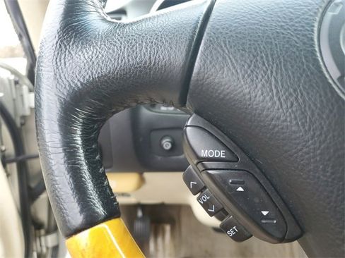 Used 2005 Lexus SC 430 Convertible image 10