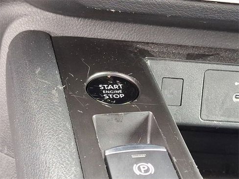 Used 2025 Nissan Kicks SV image 22