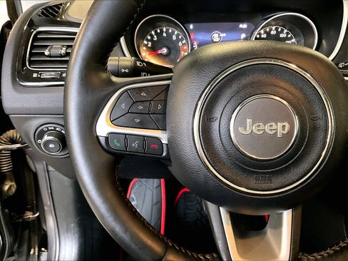 Used 2018 Jeep Compass Limited image 24