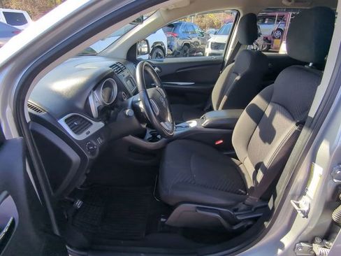 Used 2019 Dodge Journey SE w/ Connectivity Group image 18