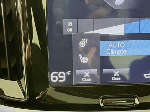 Used 2019 Volvo S60 T6 R-Design image 22