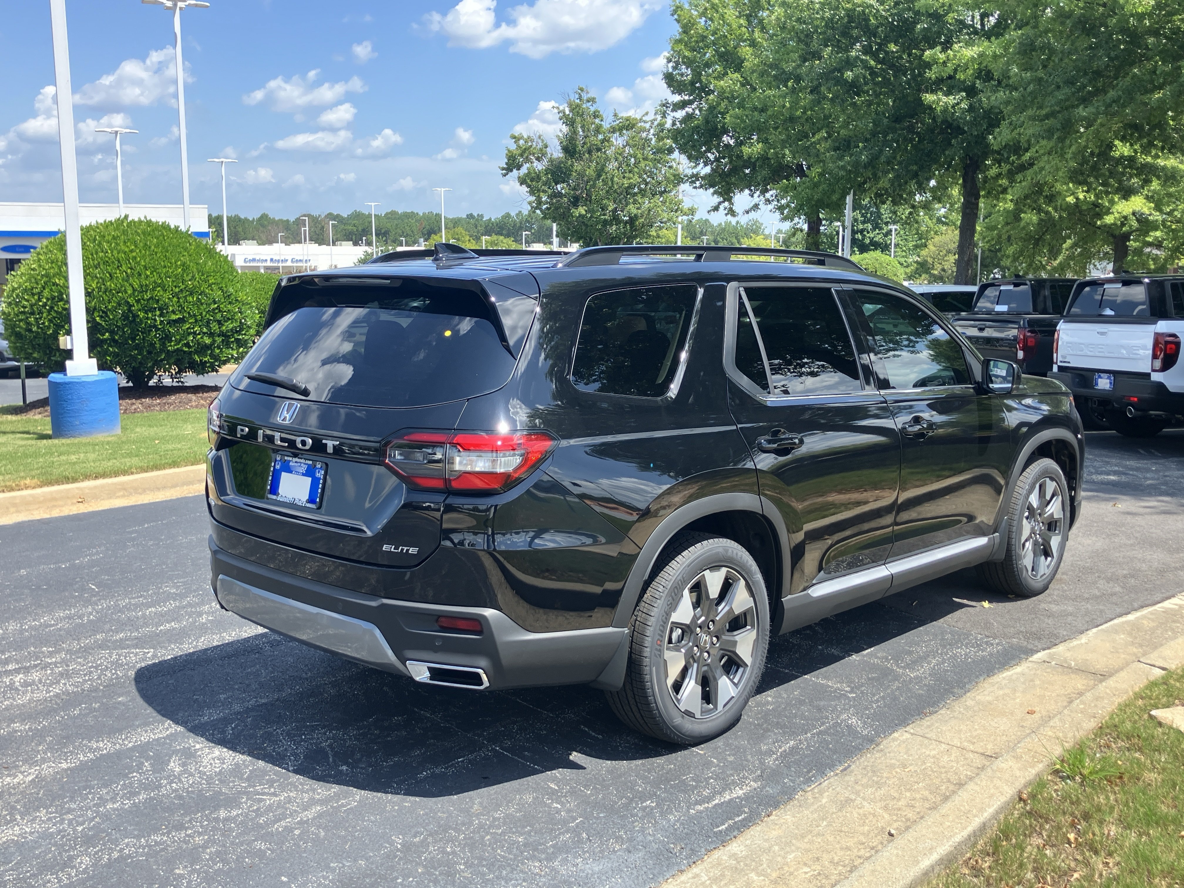 New 2026 Honda Pilot Elite image 9