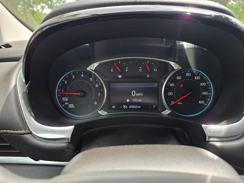 Used 2021 Chevrolet Traverse LT FWD image 32