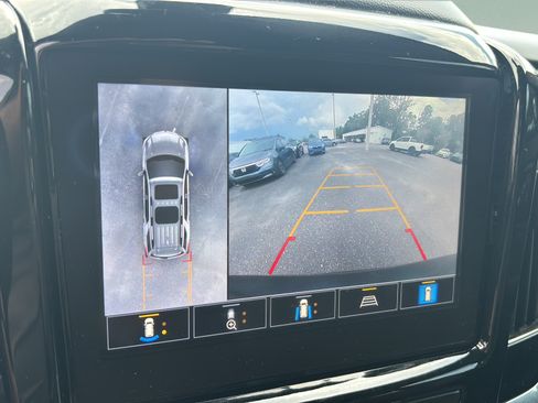 Used 2022 Chevrolet Traverse RS w/ LPO, Floor Liner Package FWD image 26