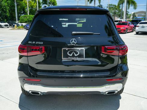 Used 2025 Mercedes-Benz GLB 250 image 27