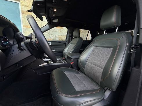 Used 2022 Ford Explorer Timberline image 6