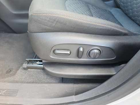 Certified 2019 Chevrolet Equinox LT w/ Driver Convenience Package FWD image 17
